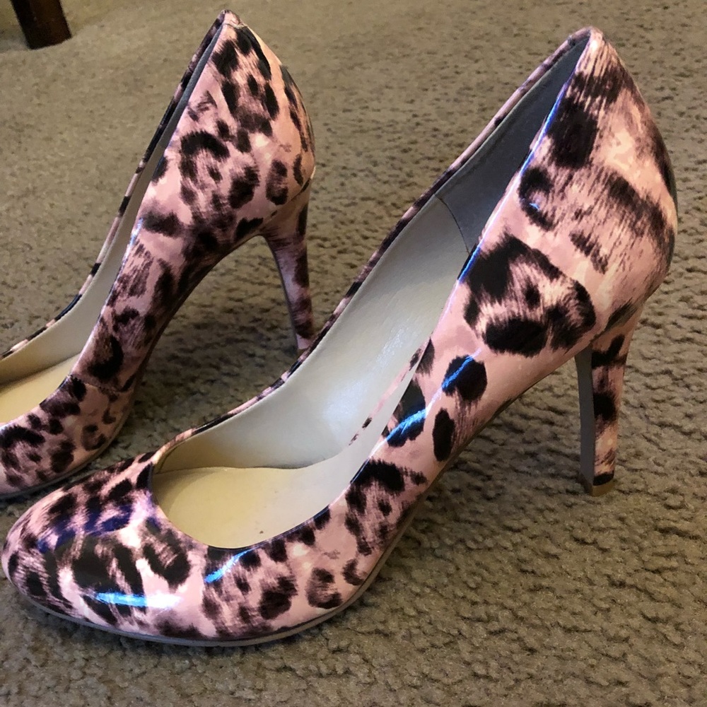 Nine West Lt Pink Animal Print Heels, size 8M
